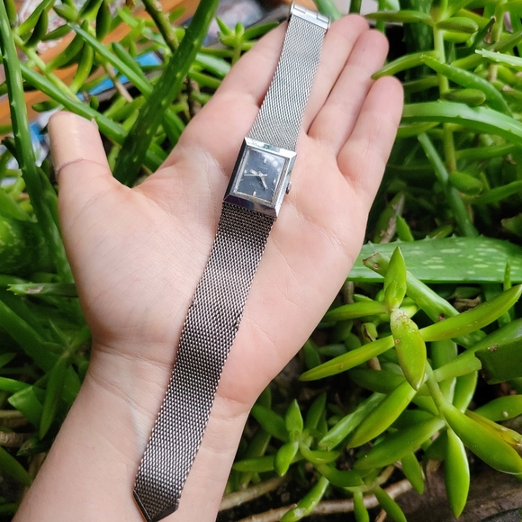 Vintage Silver Timex England Watch - Picture 4 of 12